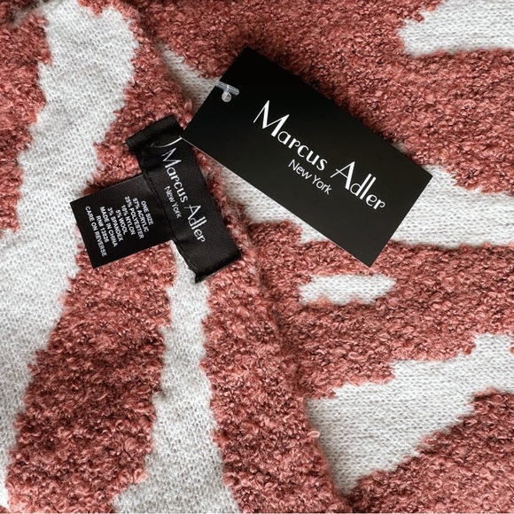 NWT Marcus Adler New York Zebra Print Soft Comfy Terry Scarf - Picture 2 of 3